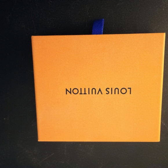 Authentic Louis Vuitton Wallet Card Organizer - Picture 5 of 6